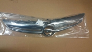 Listwa chromowana kraty wlotu powietrza Opel Corsa D