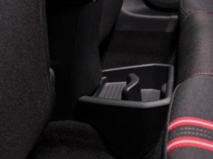 Uchwyt na kubki dla tylnej kanapy Mokka 2021