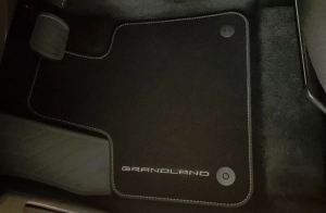 Oryginalne dywaniki welurowe Grandland x